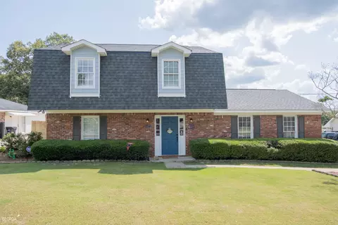5011 Ridgeway Dr, Phenix City, AL 36867