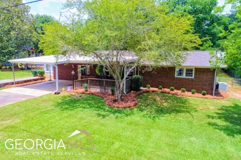 50 Valley Dr, Carrollton, GA 30117