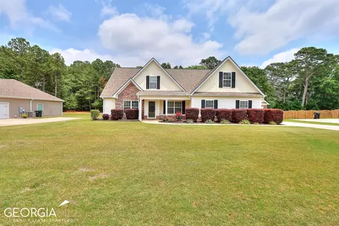926 Golden Meadows Ln, Loganville, GA 30052