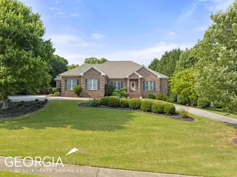 4622 Montclair Cir, Gainesville, GA 30506