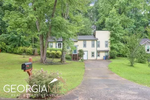 1885 Poinsetta Dr, Acworth, GA 30102