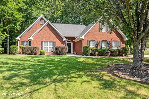 4 Barrington Ct, Sharpsburg, GA 30277