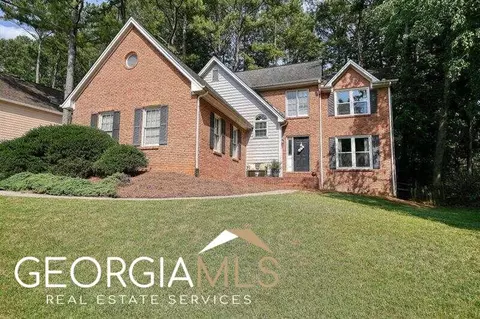 3114 Sandhurst Dr, Woodstock, GA 30189
