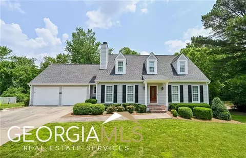 170 Willow Glenn Dr, Marietta, GA 30068