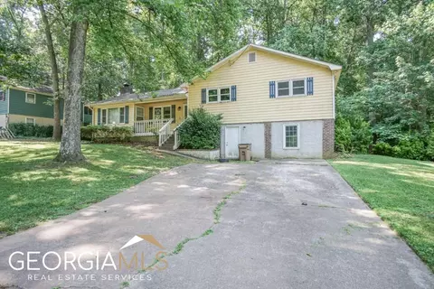 1873 Poinsetta Dr, Acworth, GA 30102