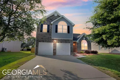 427 Lake Ridge Ln, Fairburn, GA 30213