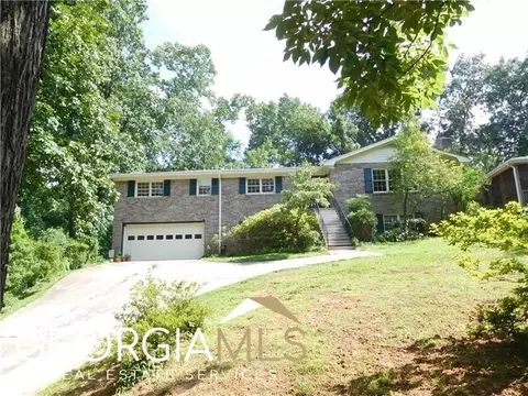 552 Duke Dr, Marietta, GA 30066