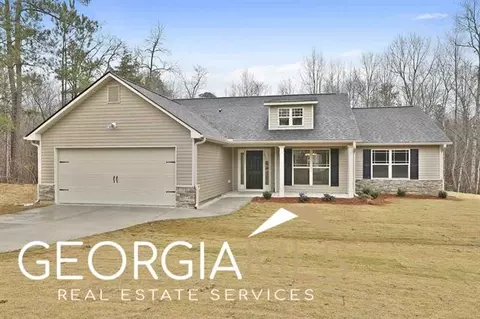 18 Esther Dr, Grantville, GA 30220
