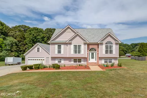 12 Stoneview Dr, Hoschton, GA 30548