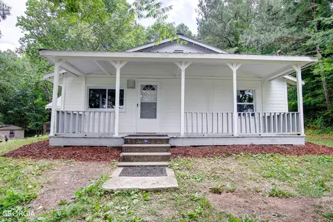 1039 School House Rd NE, Calhoun, GA 30701