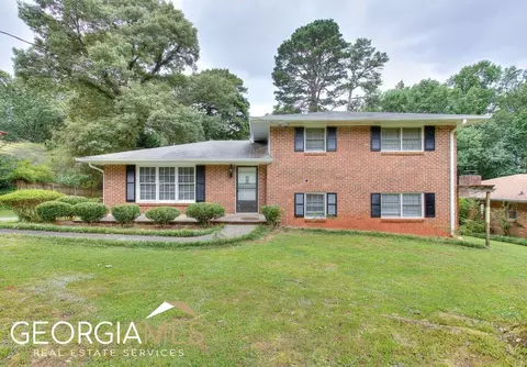 1314 N Shadygrove Ct, Stone Mountain, GA 30083