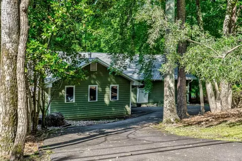 230 Red Cloud Dr, Waleska, GA 30183