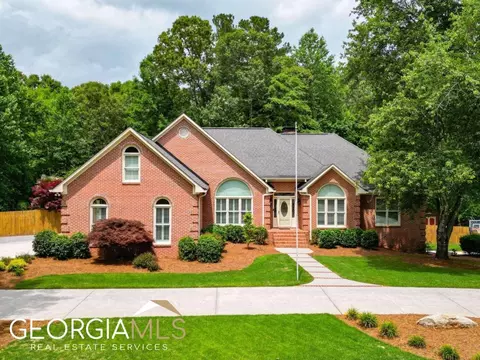 204 Willow Pond Ct, Acworth, GA 30101