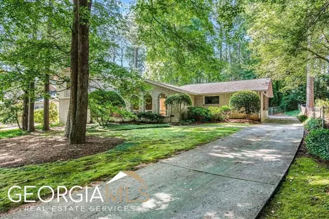 2809 Glade Springs Dr, Atlanta, GA 30345