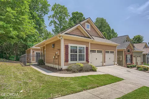 215 Oakleaf Dr, Acworth, GA 30102