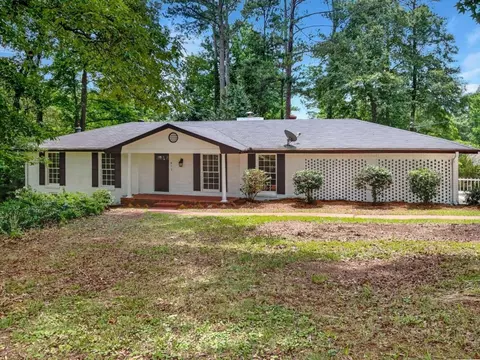 913 King Dr SE, Conyers, GA 30094