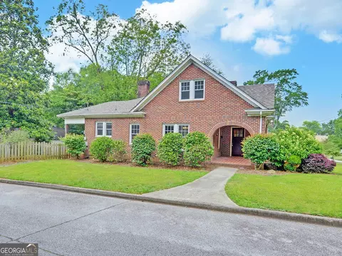 196 Walnut St, Toccoa, GA 30577 photo 2