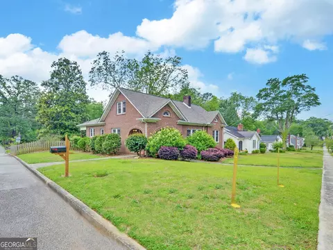 196 Walnut St, Toccoa, GA 30577 photo 3