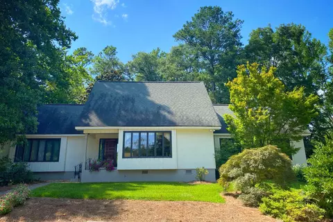104 W Club Dr, Carrollton, GA 30117