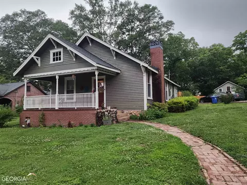 560 Ridgewood Ave, Gainesville, GA 30501
