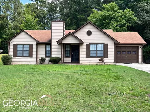 10390 Candlelight Rd, Jonesboro, GA 30238