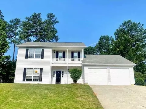 1099 Shady Creek Dr, Lithonia, GA 30058