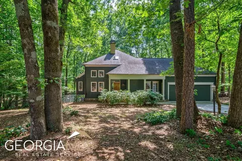 6693 Woodlake Dr, Flowery Branch, GA 30542