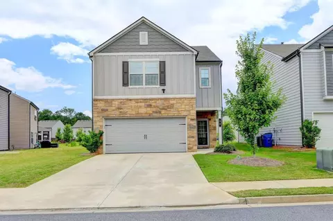 28 Auburn Crossing Dr, Auburn, GA 30011