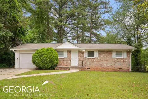 6258 Lynwood Dr, Forest Park, GA 30297