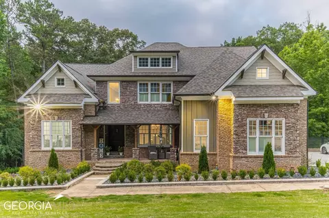 4420 Meadowwood Dr, Loganville, GA 30052