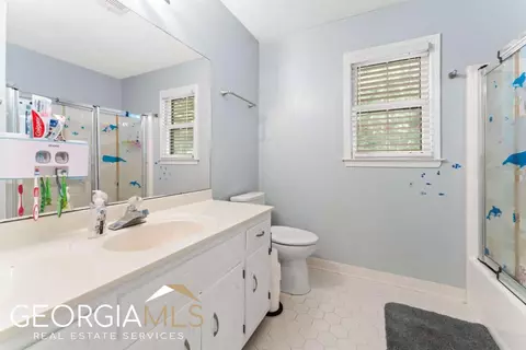 1376 Maple Ridge Dr, Suwanee, GA 30024 photo 15