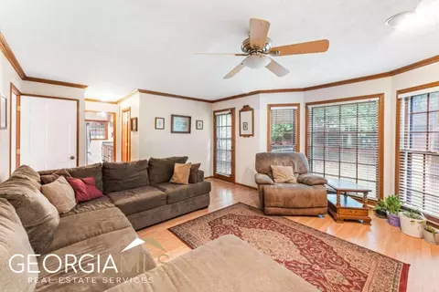 1376 Maple Ridge Dr, Suwanee, GA 30024 photo 12