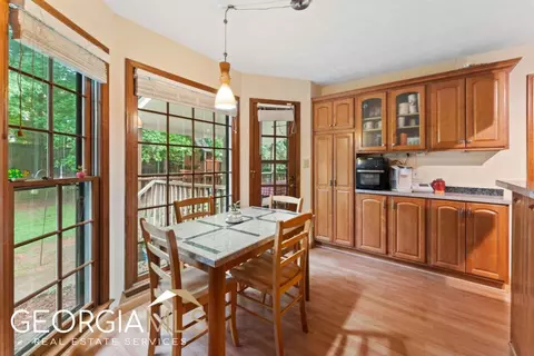 1376 Maple Ridge Dr, Suwanee, GA 30024 photo 9