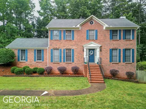 1376 Maple Ridge Dr, Suwanee, GA 30024 photo 1