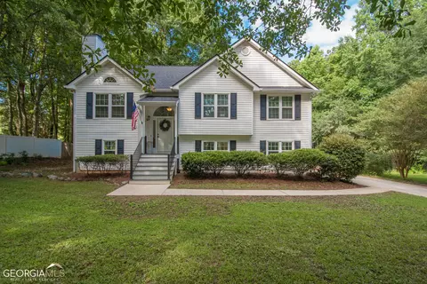 95 Hollow Oaks Ct, Newnan, GA 30263