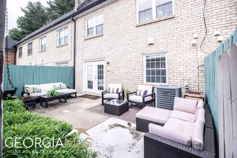 290 Winding River Dr #F, Sandy Springs, GA 30350