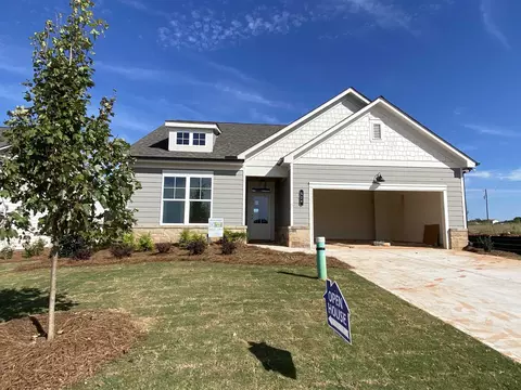 526 Glenside Dr, Jefferson, GA 30549