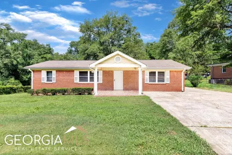 6689 Gresham St, Union City, GA 30291
