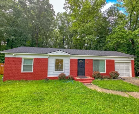 115 Stonehenge Pl, Athens, GA 30606