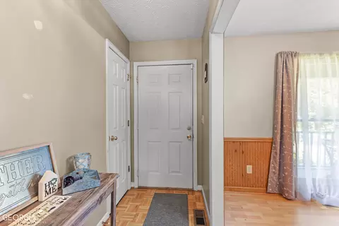 135 Huntington Dr, Lagrange, GA 30240 photo 8