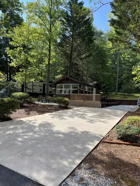 121 Hidden Valley Rd #14, Cleveland, GA 30528