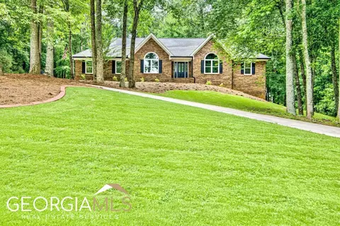215 Lawn Market, Sharpsburg, GA 30277