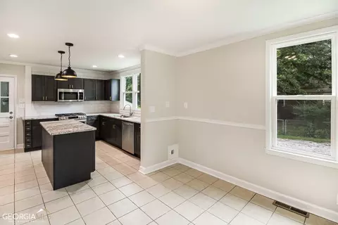 8 Woodlawn Ave, Hampton, GA 30228 photo 5