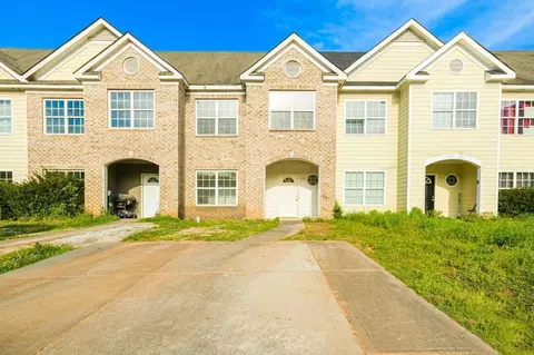 118 Brixton Cir, Carrollton, GA 30117