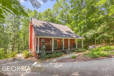 3926 Lake Ct, Gainesville, GA 30501