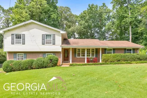 85 Winn Cir, Lawrenceville, GA 30044