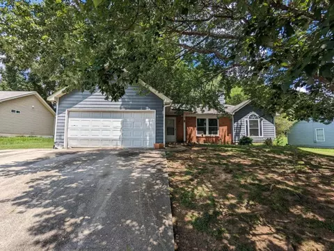 10428 Wrens Dr, Jonesboro, GA 30238