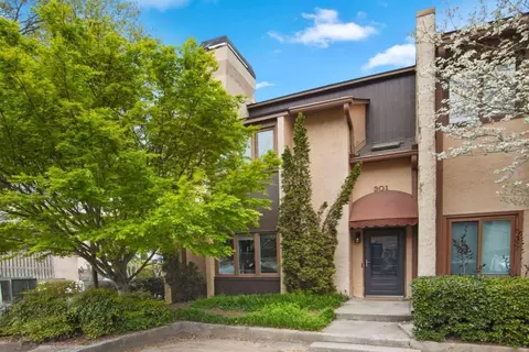 301 Roswell Landings Dr, Roswell, GA 30075