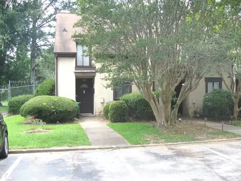 195 Tiburon Dr, Lithonia, GA 30038