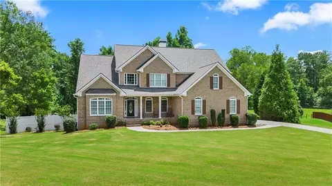 3607 Shepherds Ln, Loganville, GA 30052